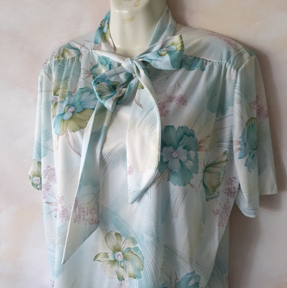 Vintage Pastel Floral Top with Neck Tie - Picture 5 of 5
